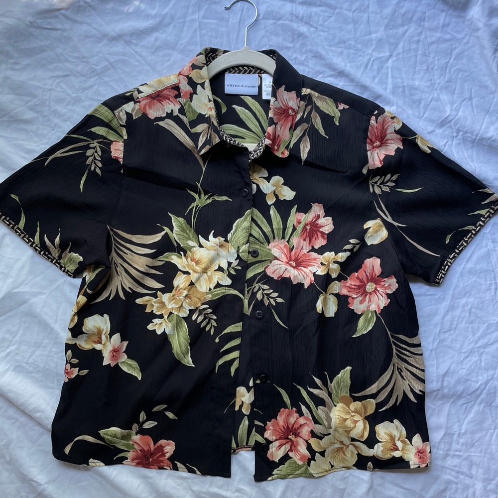 Cute Hawaiian floral shirt